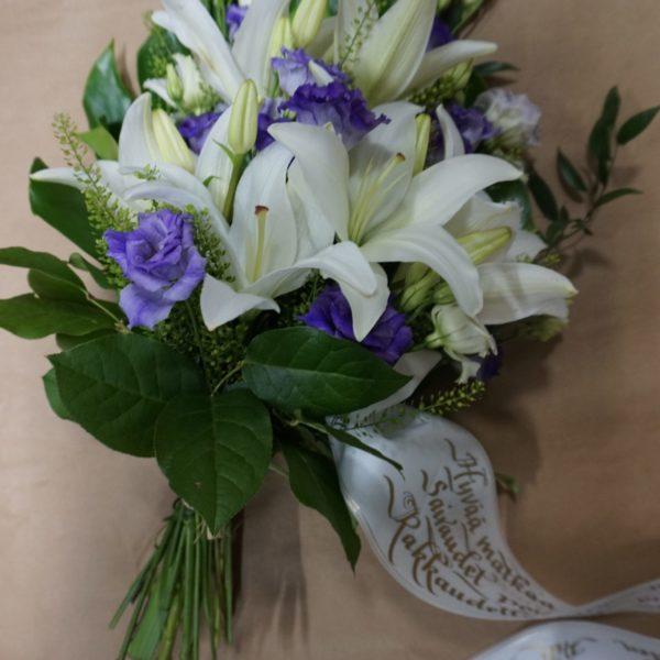 A small grave bouquet