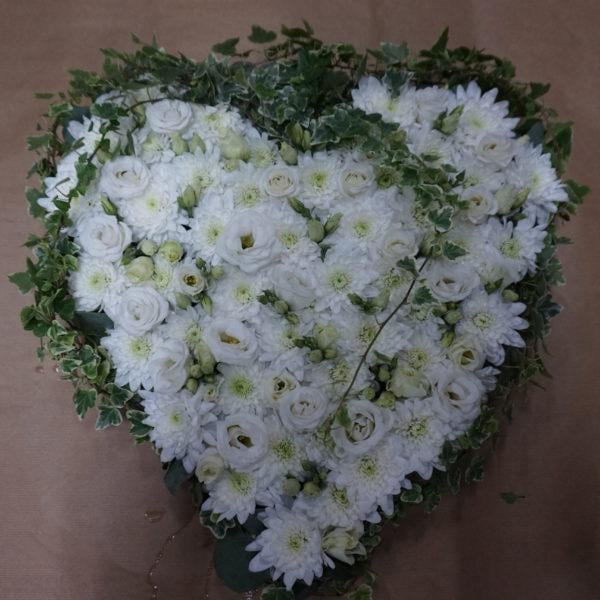 Hautalaite valkoinen sydän