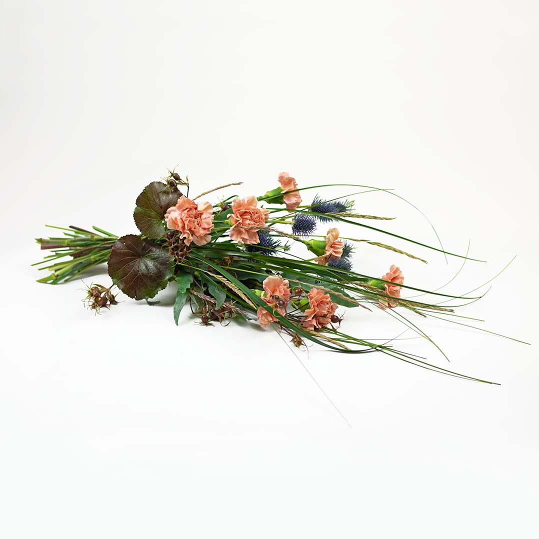 <a href="https://www.laajasalonkukkapalvelu.fi/tuote/arkkukimppu-tahka/" target="_blank">Arkkulaite Tähkä</a>