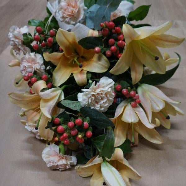 Hautakimppu Oranssit liljat